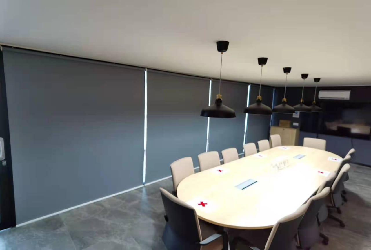 BLACKOUT 100 ROLLER BLINDS